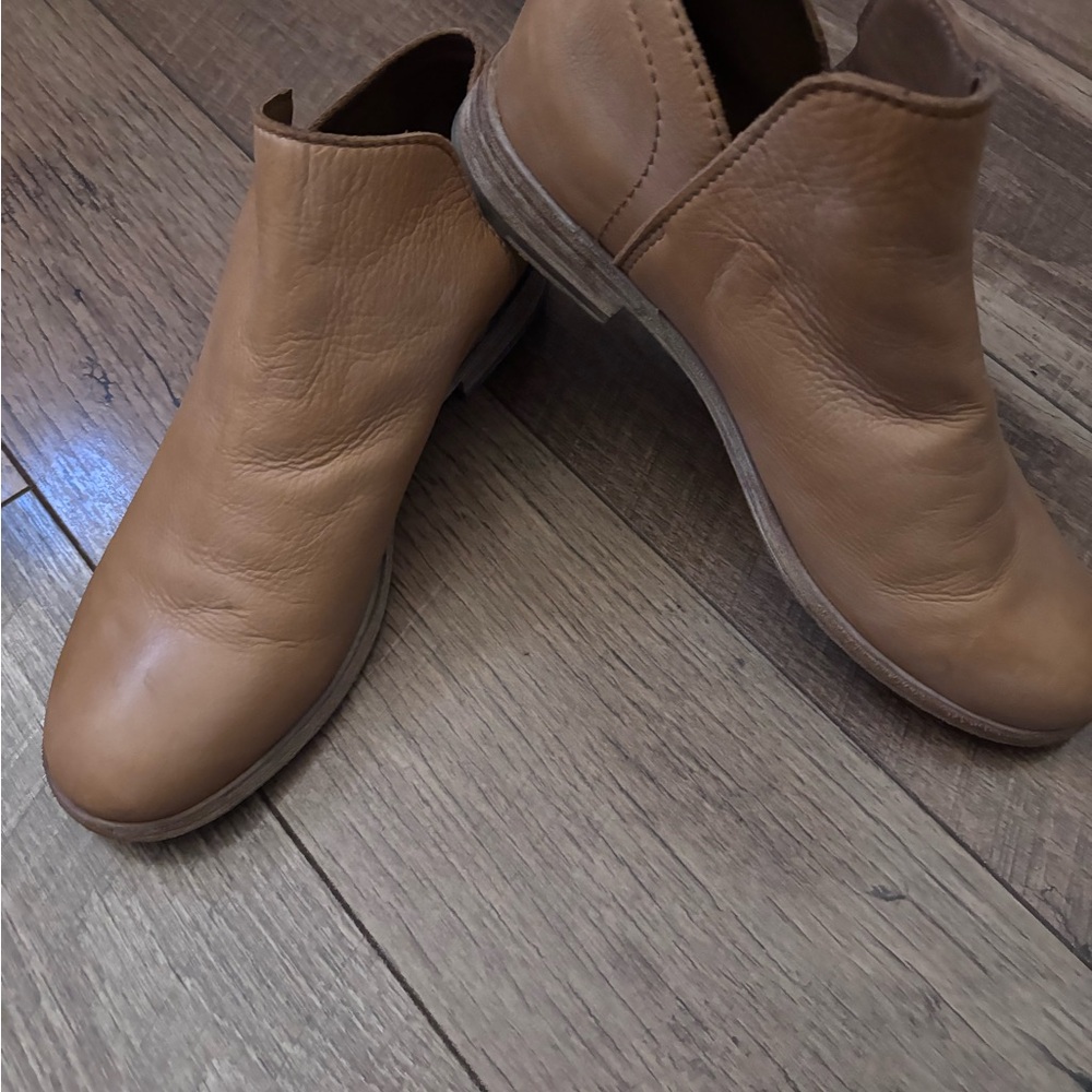 Women’s Frye Tan Leather Ankle Booties-9.5